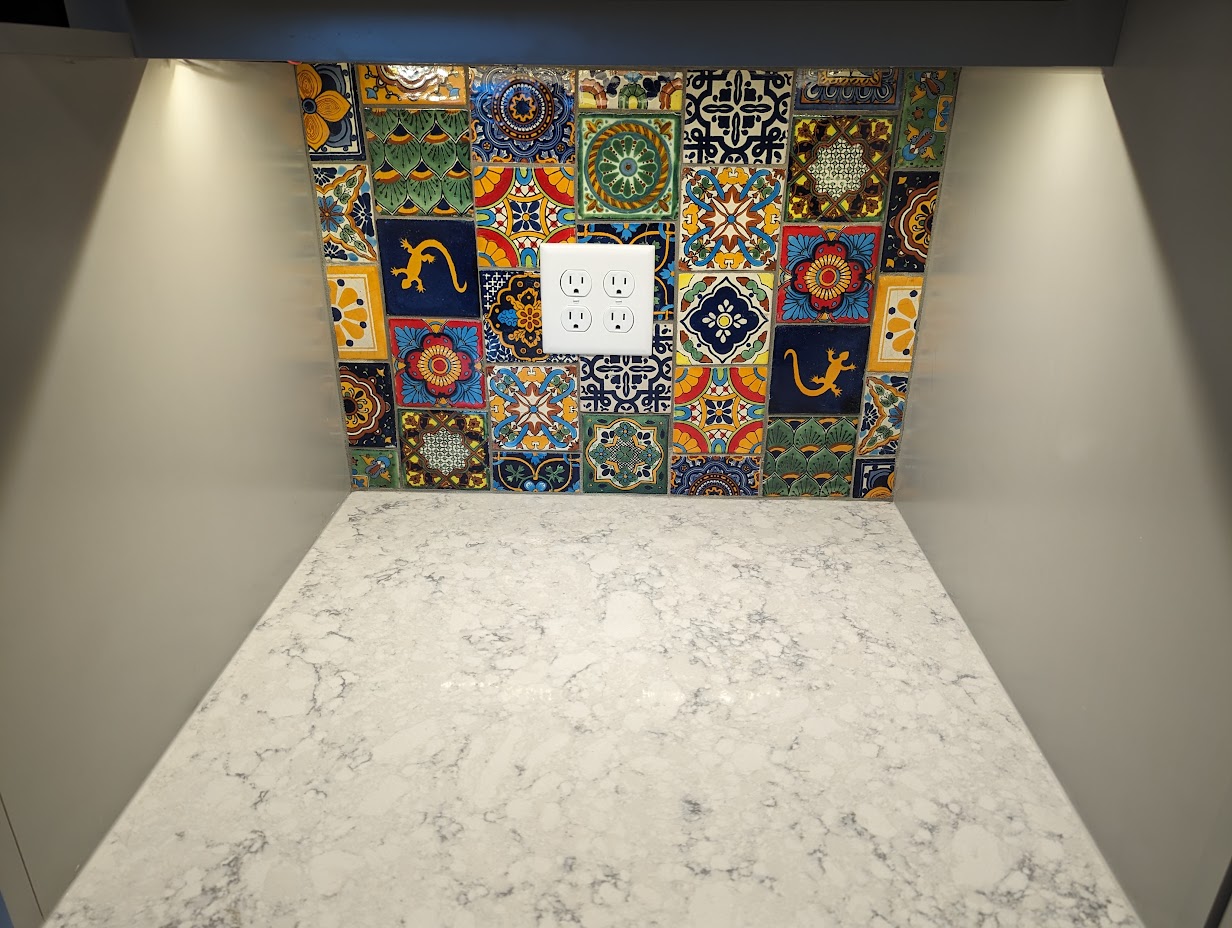Kitchen tile backsplash